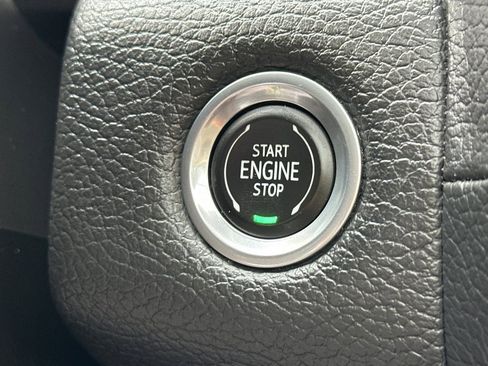 Certified 2021 GMC Yukon XL Denali w/ Denali Premium Package AWD/4WD image 32