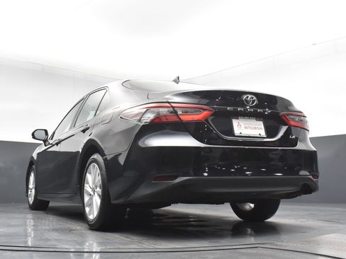 Used 2021 Toyota Camry LE FWD image 25