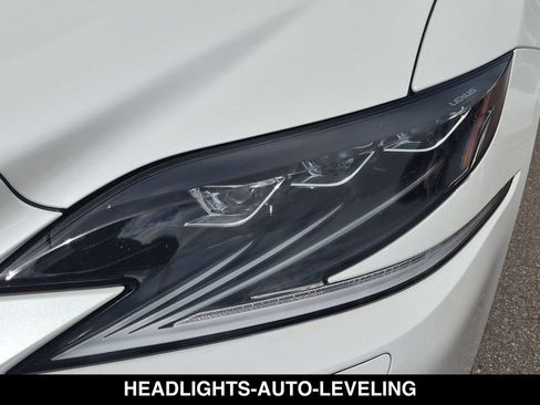 Used 2019 Lexus LS 500 AWD image 16