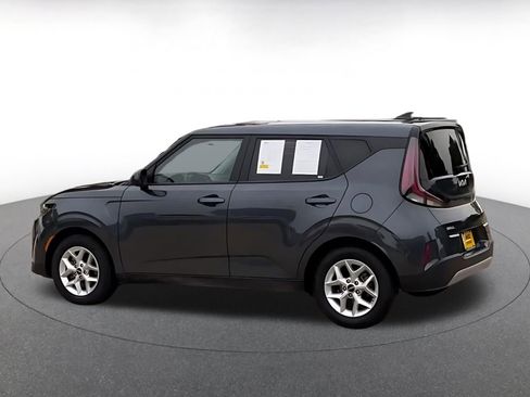 Used 2025 Kia Soul LX w/ LX Technology Package image 10