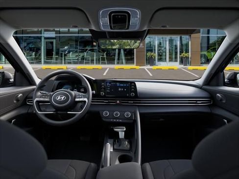 New 2025 Hyundai Elantra SE FWD image 11