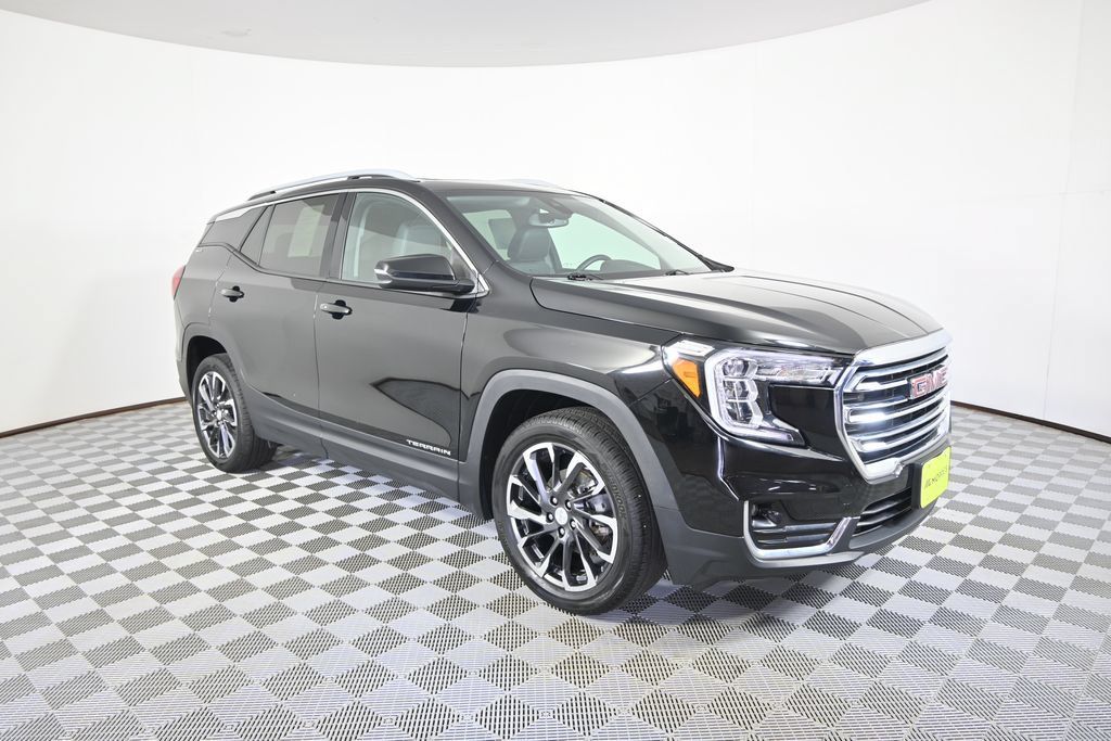 Used 2024 GMC Terrain SLT w/ LPO, Floor Liner Package AWD/4WD image 9
