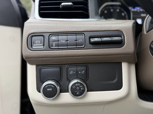 Used 2021 GMC Yukon XL Denali RWD image 43