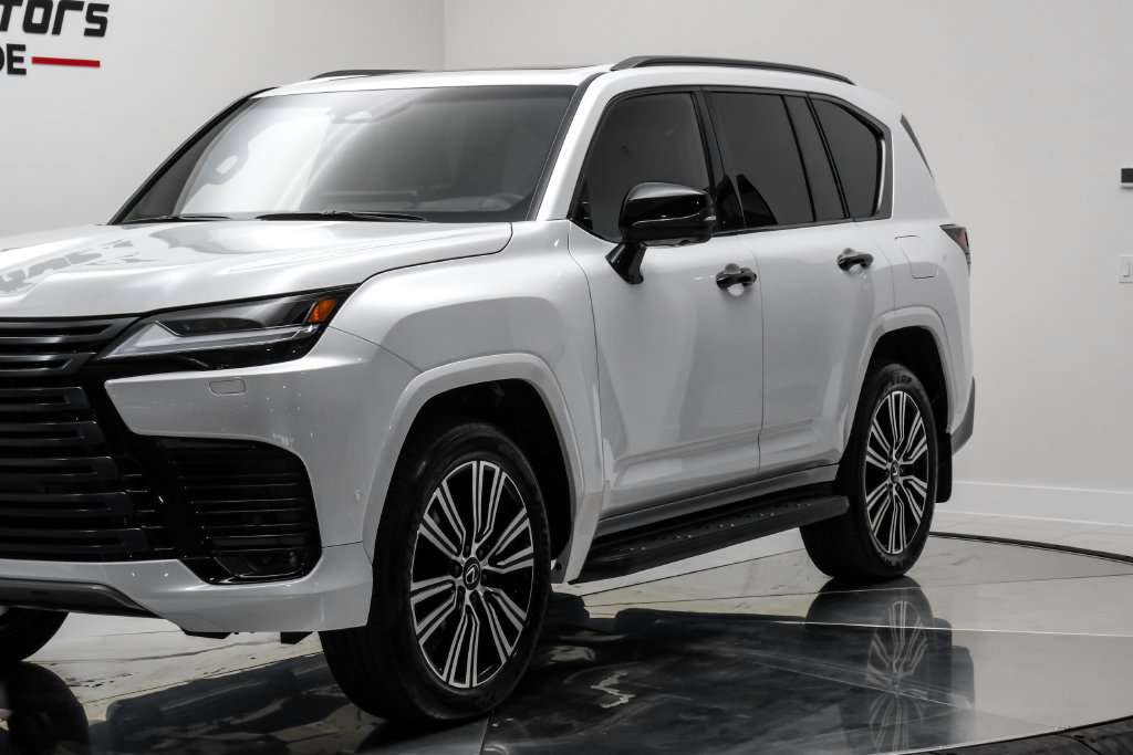 Used 2026 Lexus LX 700h Luxury w/ Appearance Package AWD/4WD image 3