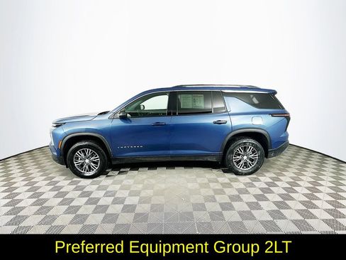 Used 2025 Chevrolet Traverse LT image 6