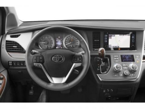 Used 2015 Toyota Sienna XLE w/ XLE Navigation Package image 7