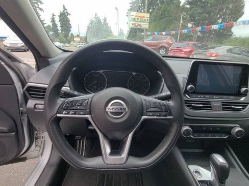 Used 2020 Nissan Altima 2.5 S FWD image 10