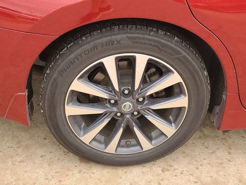 Used 2016 Nissan Altima 2.5 SL w/ 2.5 Technology Package FWD image 6