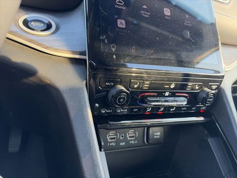 Used 2023 Jeep Grand Cherokee L Limited image 41