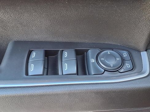 Used 2025 Chevrolet Silverado 1500 LT AWD/4WD image 11