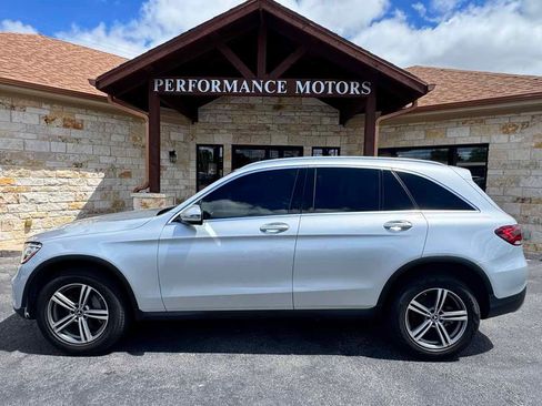 Used 2020 Mercedes-Benz GLC 300 4MATIC image 2