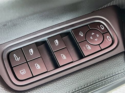 New 2026 Porsche Cayenne Base image 20