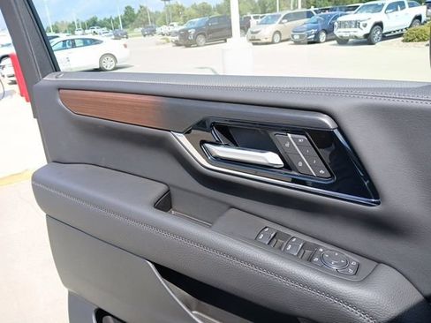 New 2026 GMC Yukon XL Denali AWD/4WD image 13