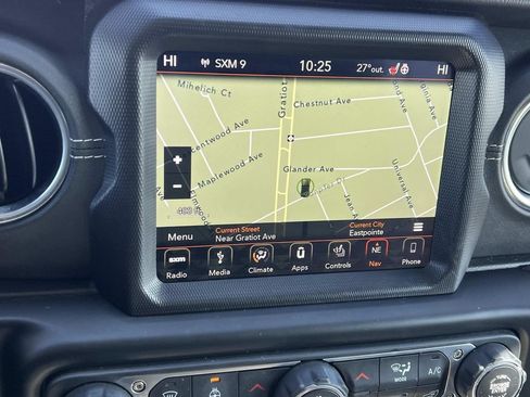 Used 2019 Jeep Wrangler Unlimited Sahara AWD/4WD image 18