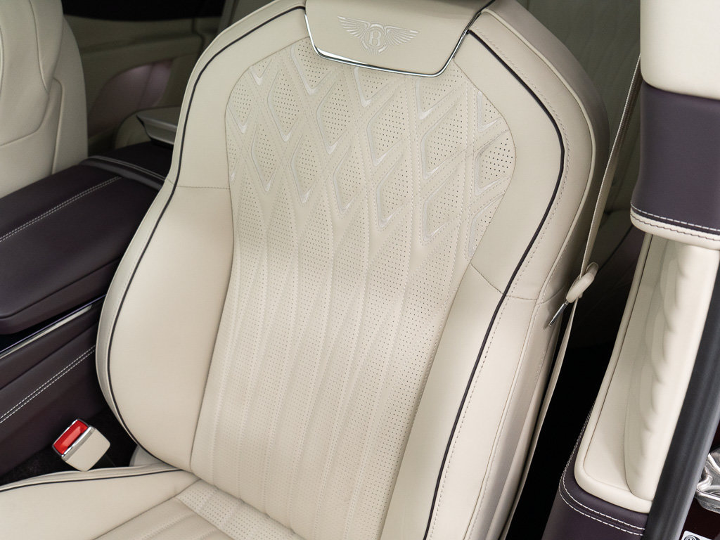 Certified 2026 Bentley Flying Spur Azure AWD/4WD image 18