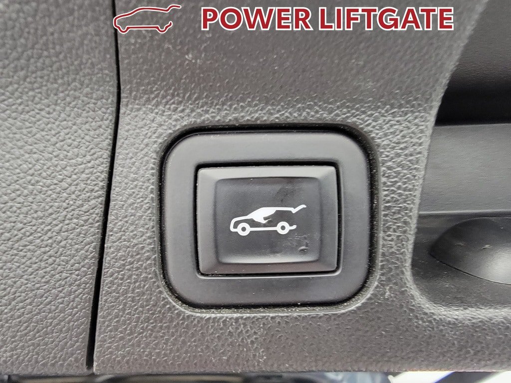 Used 2020 GMC Acadia SLE w/ Driver Convenience Package FWD image 29