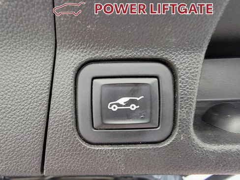 Used 2020 GMC Acadia SLE w/ Driver Convenience Package FWD image 29
