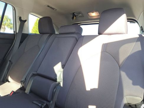 Certified 2023 Toyota Highlander LE image 8