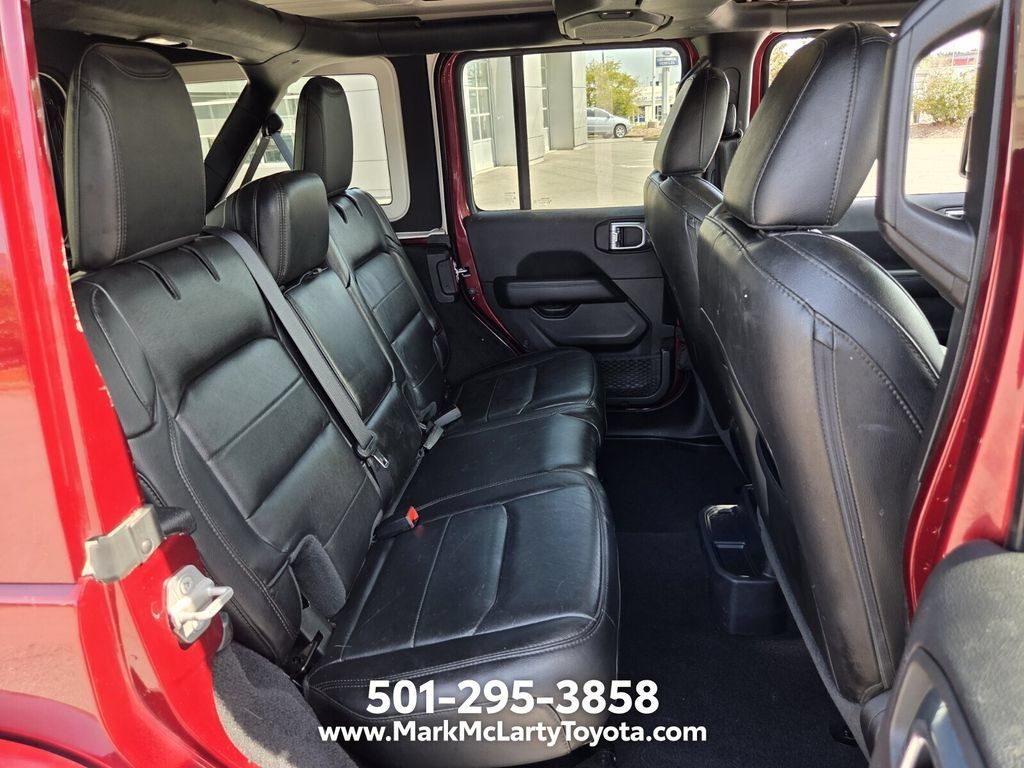 Used 2021 Jeep Wrangler Unlimited Sahara AWD/4WD image 14