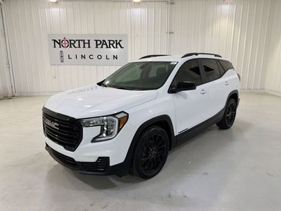 Used 2024 GMC Terrain SLE w/ Driver Convenience Package