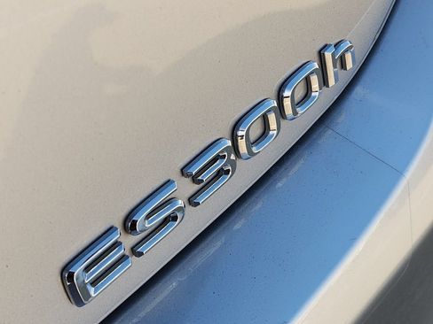 Certified 2023 Lexus ES 300h w/ Premium Package FWD image 12