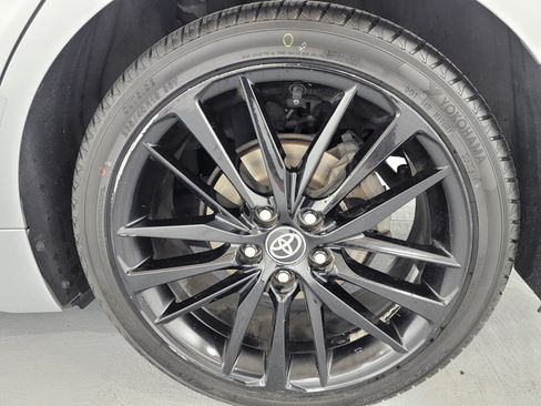 Used 2022 Toyota Camry XSE w/ Navigation Package FWD image 11