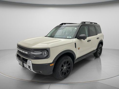 Used 2025 Ford Bronco Sport Badlands AWD/4WD image 3