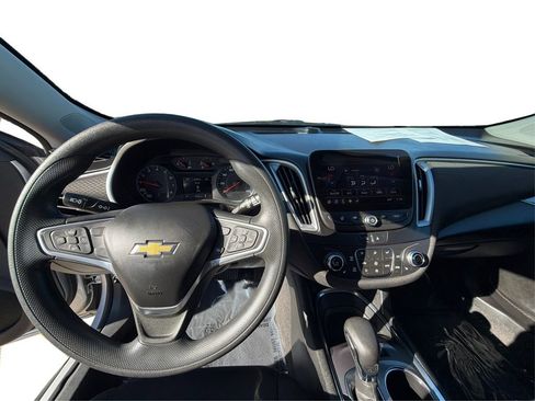 Used 2022 Chevrolet Malibu LT image 28