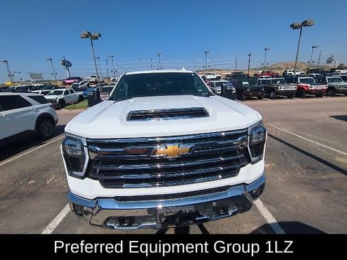 Used 2024 Chevrolet Silverado 2500 LTZ w/ LTZ Premium Package AWD/4WD image 3