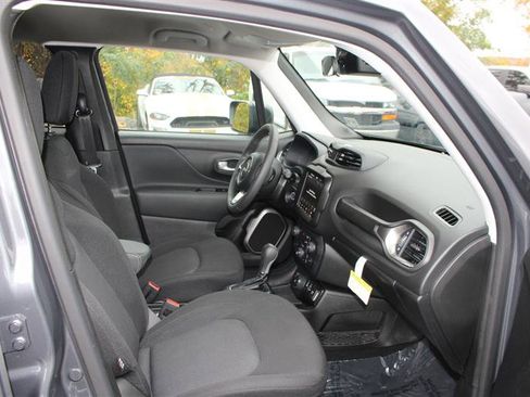 Used 2023 Jeep Renegade Latitude image 13