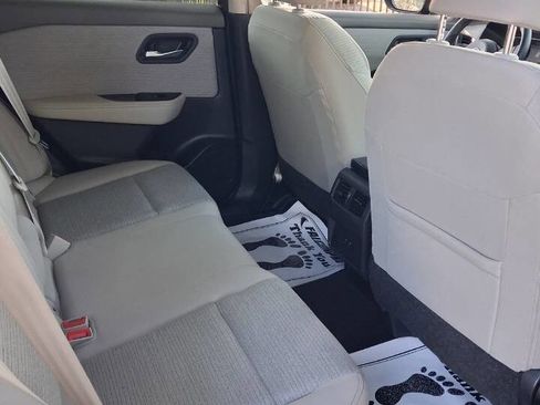 Used 2023 Nissan Rogue SV FWD image 8
