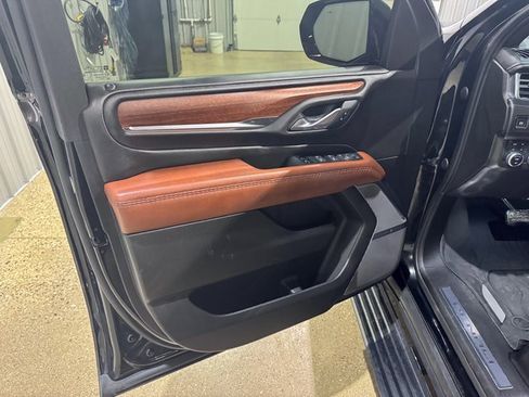 Used 2023 GMC Yukon Denali Ultimate image 13