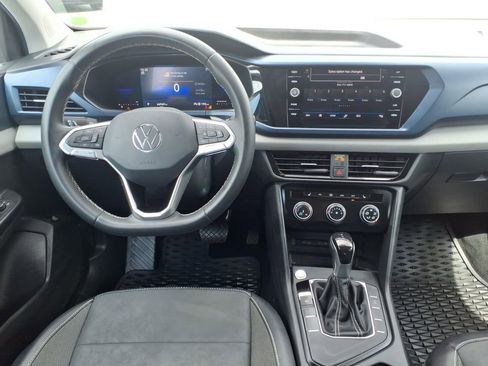 Used 2022 Volkswagen Taos SE FWD image 13