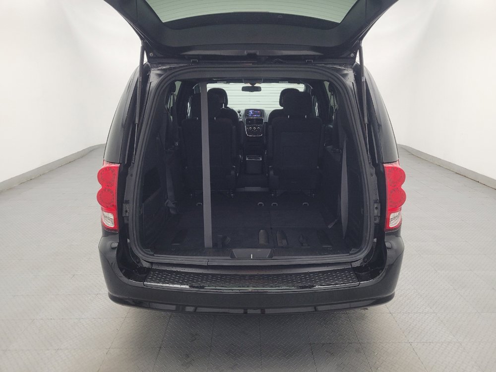 Used 2018 Dodge Grand Caravan SE FWD image 29