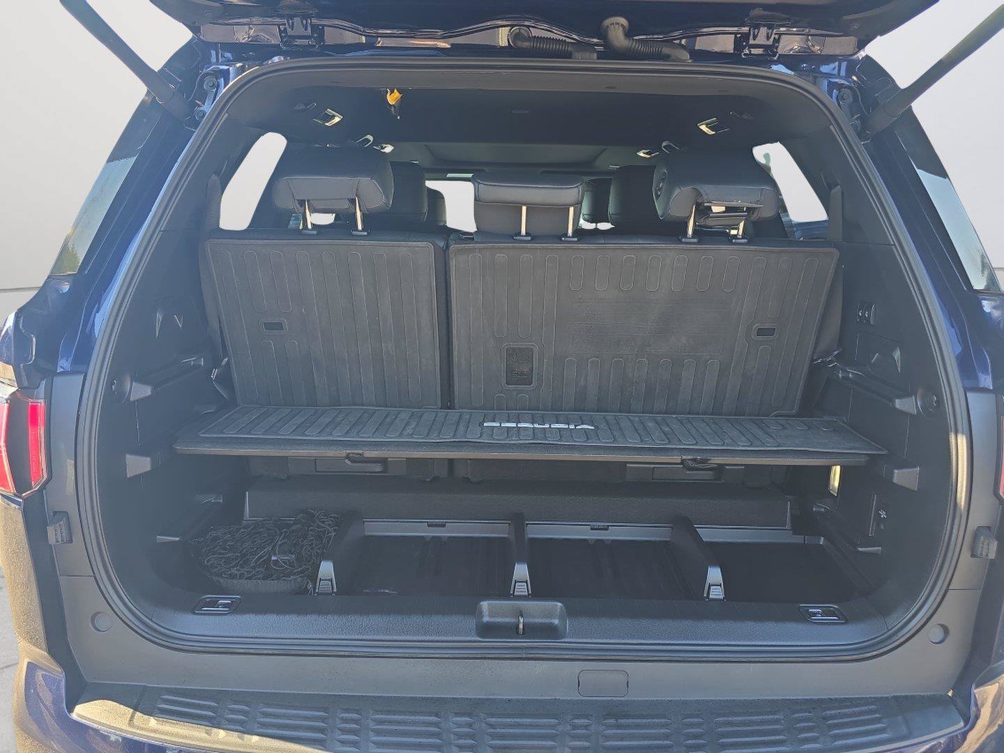 Used 2023 Toyota Sequoia Platinum AWD/4WD image 28