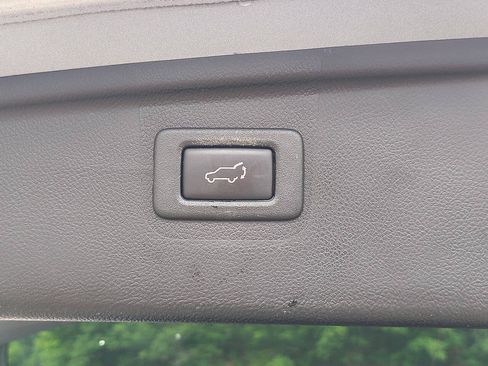 Used 2016 Subaru Outback 2.5i Limited AWD/4WD image 24