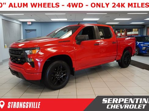Used 2022 Chevrolet Silverado 1500 Custom image 1