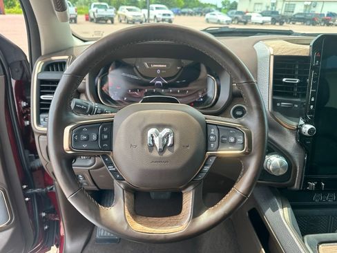 Used 2025 RAM 1500 Limited AWD/4WD image 14