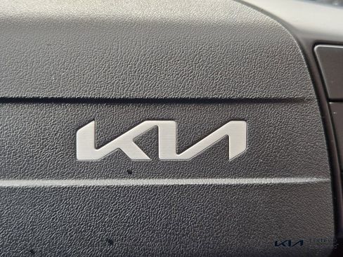 Used 2025 Kia K4 EX image 29