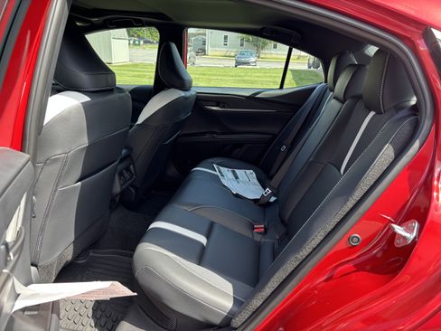 Used 2026 Toyota Camry Hybrid w/ Multimedia Upgrade Package FWD image 14