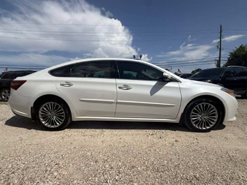 Used 2016 Toyota Avalon Limited w/ Toyota Safety Sense Package FWD image 5