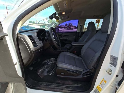Used 2022 Chevrolet Colorado W/T w/ WT Convenience Package AWD/4WD image 2
