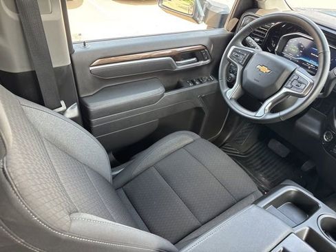 Used 2025 Chevrolet Silverado 2500 LT w/ Convenience Package AWD/4WD image 16