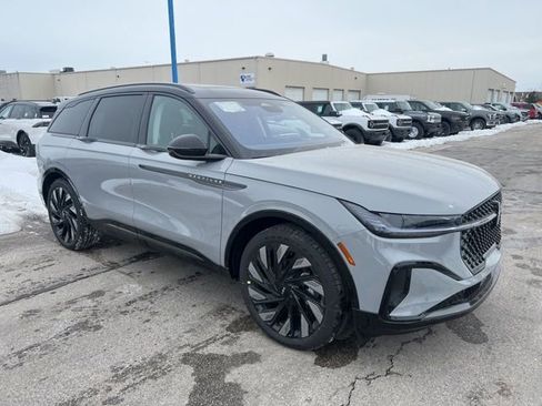 New 2026 Lincoln Nautilus Reserve image 2