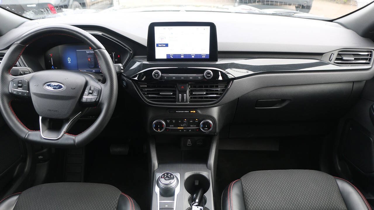 Used 2025 Ford Escape ST-Line Select AWD/4WD image 17