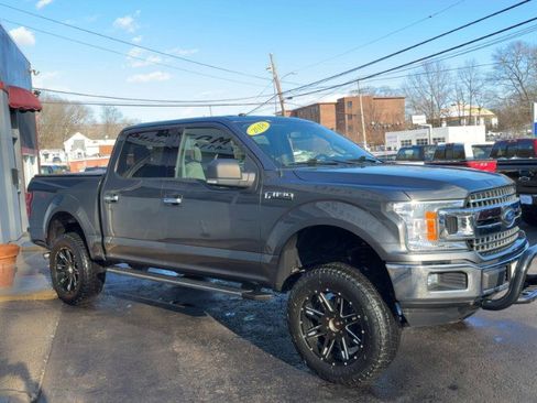 Used 2018 Ford F150 XLT w/ Equipment Group 302A Luxury image 4