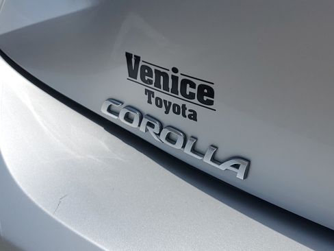 Used 2025 Toyota Corolla SE FWD image 12
