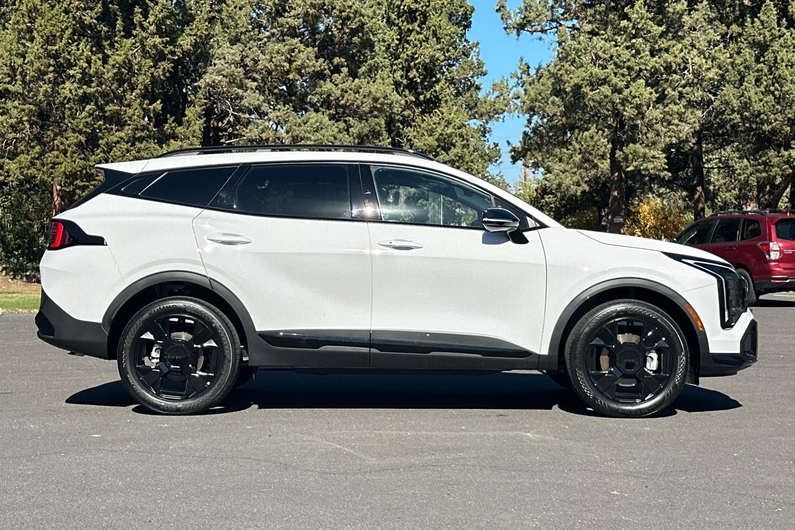 Used 2026 Kia Sportage X-Line w/ X-Line Premium Package AWD/4WD image 3