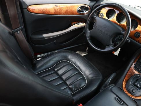 Used 2002 Jaguar XJ8 image 20