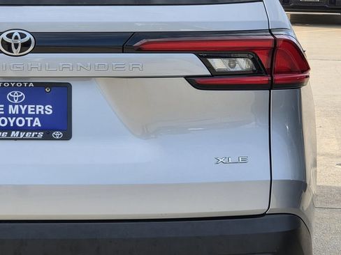 Used 2025 Toyota Grand Highlander FWD image 9